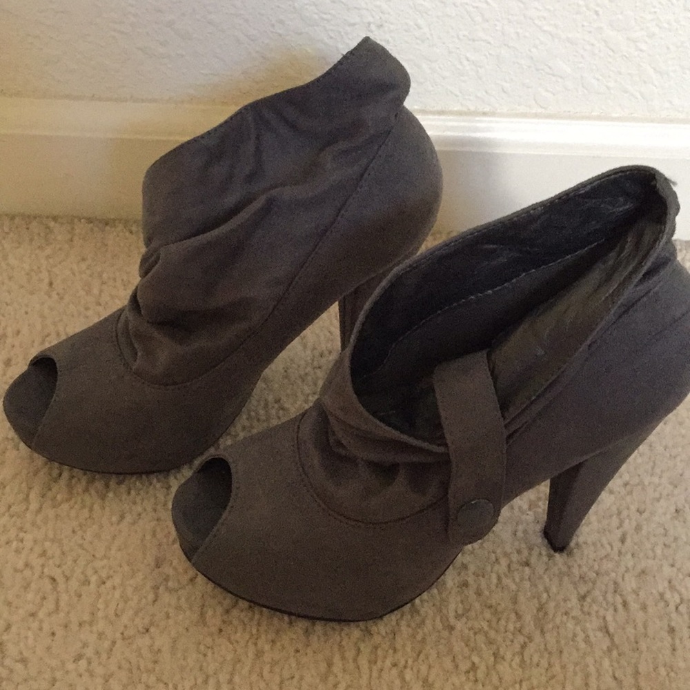 Size 6 and 4 inches high heels